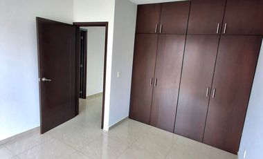 ESPECTACULAR CASA EN RENTA EL SOLARES 6 HABITACIONES 5 BAÑOS COMPLETOS