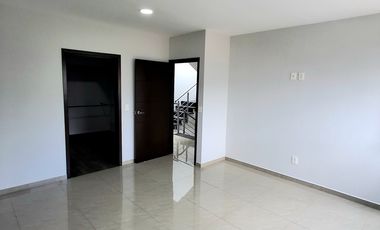 ESPECTACULAR CASA EN RENTA EL SOLARES 6 HABITACIONES 5 BAÑOS COMPLETOS