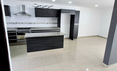 ESPECTACULAR CASA EN RENTA EL SOLARES 6 HABITACIONES 5 BAÑOS COMPLETOS