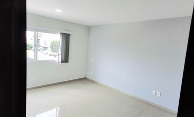 ESPECTACULAR CASA EN RENTA EL SOLARES 6 HABITACIONES 5 BAÑOS COMPLETOS