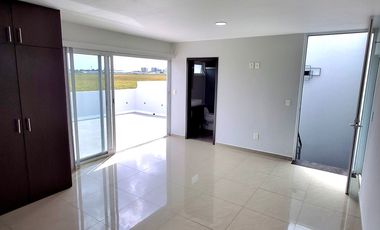 ESPECTACULAR CASA EN RENTA EL SOLARES 6 HABITACIONES 5 BAÑOS COMPLETOS