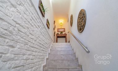 Venta Casa Villa Devoto Tres ambientes con Local Comercial