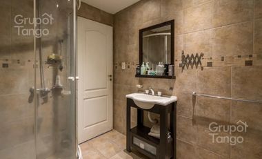 Venta Casa Villa Devoto Tres ambientes con Local Comercial