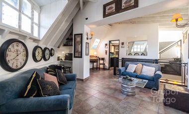 Venta Casa Villa Devoto Tres ambientes con Local Comercial