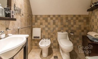 Venta Casa Villa Devoto Tres ambientes con Local Comercial