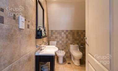 Venta Casa Villa Devoto Tres ambientes con Local Comercial