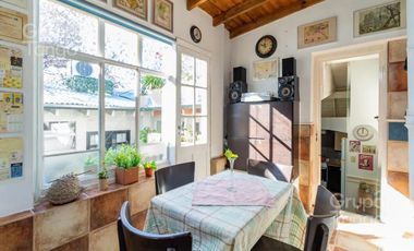 Venta Casa Villa Devoto Tres ambientes con Local Comercial
