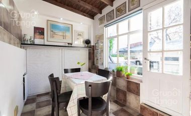 Venta Casa Villa Devoto Tres ambientes con Local Comercial