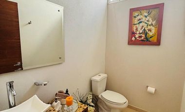 CASA EN RENTA EN LOS ROBLES RESIDENCIAL