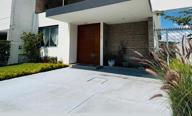 CASA EN RENTA EN LOS ROBLES RESIDENCIAL