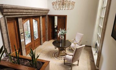 CASA EN VENTA CUMBRES 2DO SECTOR REMODELADA