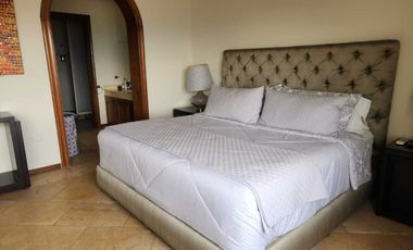 CASA EN VENTA CUMBRES 2DO SECTOR REMODELADA