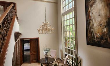 CASA EN VENTA CUMBRES 2DO SECTOR REMODELADA