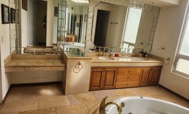 CASA EN VENTA CUMBRES 2DO SECTOR REMODELADA