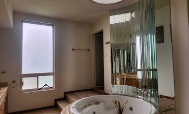 CASA EN VENTA CUMBRES 2DO SECTOR REMODELADA