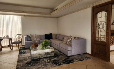 CASA EN VENTA CUMBRES 2DO SECTOR REMODELADA