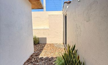 Casa de 1 Piso en el Centro Histórico de Villa de Álvarez, Colima Zona Comercial