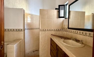 Casa de 1 Piso en el Centro Histórico de Villa de Álvarez, Colima Zona Comercial