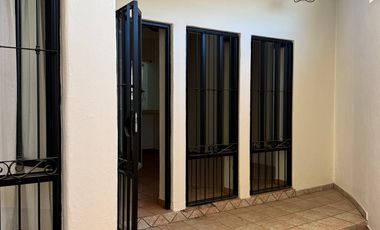 Casa de 1 Piso en el Centro Histórico de Villa de Álvarez, Colima Zona Comercial