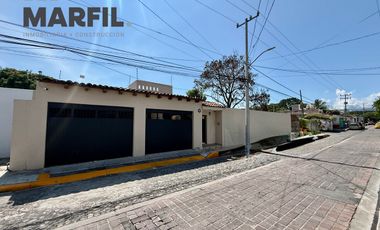 Casa de 1 Piso en el Centro Histórico de Villa de Álvarez, Colima Zona Comercial