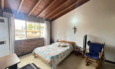 CASA EN VENTA UBICADA EN LA ESTRELLA SECTOR SURAMÉRICA