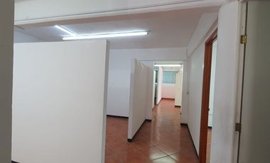 BODEGA CON OFICINA Y PATIO EN RENTA EN CIUDAD DEL CARMEN, CAMPECHE.
