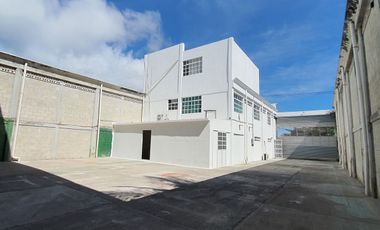 BODEGA CON OFICINA Y PATIO EN RENTA EN CIUDAD DEL CARMEN, CAMPECHE.