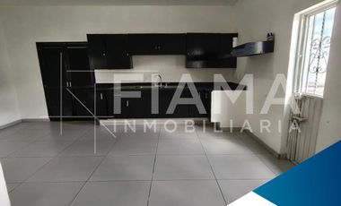 CASA EN VENTA COL. LOS SAUCES, TEPIC, NAY.