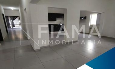 CASA EN VENTA COL. LOS SAUCES, TEPIC, NAY.