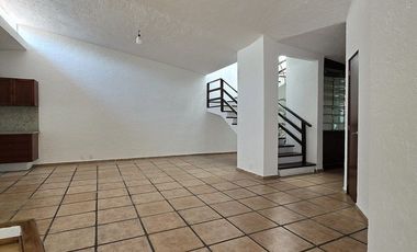 Casa en Renta en VILLA CHARRA DEL PEDREGAL