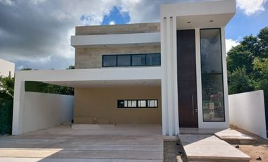 EN VENTA CASA DE 5 HABITACIONES EN PRIVADA NORTEMERIDA | KOMCHEN |