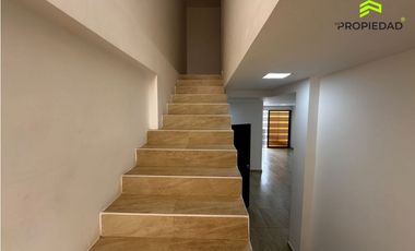 Casa en alquiler  Palermo Manta – 3 habitaciones, piscina y cancha