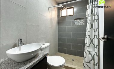 Casa en alquiler  Palermo Manta – 3 habitaciones, piscina y cancha