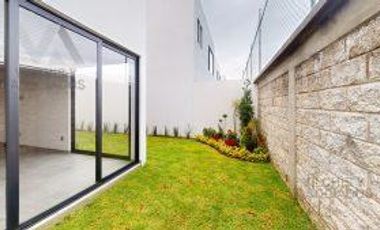 CASA EN VENTA EN ESMERALDA RESIDENCIAL MODELO JADE 2