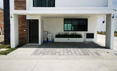 CASA EN VENTA EN CONDOMINIO ROMA MODELO MARIA , MEXICALTZINGO