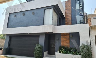 CASA EN VENTA EN BOSQUES DE METEPEC