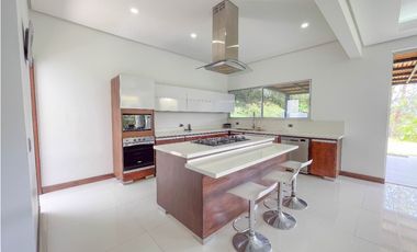 Casa Campestre en Venta en el Retiro sector Soto del Este