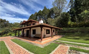 Finca en Oriente de Antioquia: Lujo y Naturaleza, Lista para Habitar