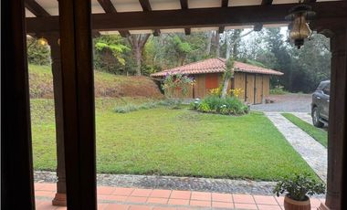 Finca en Oriente de Antioquia: Lujo y Naturaleza, Lista para Habitar