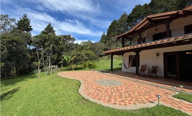 Finca en Oriente de Antioquia: Lujo y Naturaleza, Lista para Habitar
