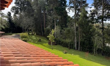 Finca en Oriente de Antioquia: Lujo y Naturaleza, Lista para Habitar