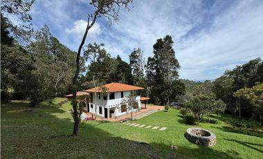 Finca en Oriente de Antioquia: Lujo y Naturaleza, Lista para Habitar