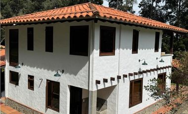 Finca en Oriente de Antioquia: Lujo y Naturaleza, Lista para Habitar