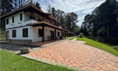 Finca en Oriente de Antioquia: Lujo y Naturaleza, Lista para Habitar