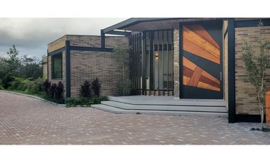 VENTA DE CASA-FINCA EN PARCELACIÓN CAMPESTRE – EL RETIRO ANTIOQUIA