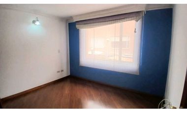 VENDO CASA DE TRES NIVELES EN CHIA.