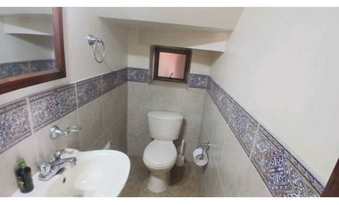 VENDO CASA DE TRES NIVELES EN CHIA.