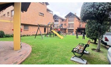 VENDO CASA DE TRES NIVELES EN CHIA.