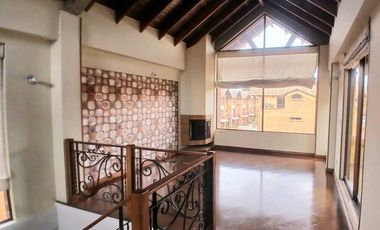 VENDO CASA DE TRES NIVELES EN CHIA.
