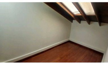 VENDO CASA DE TRES NIVELES EN CHIA.